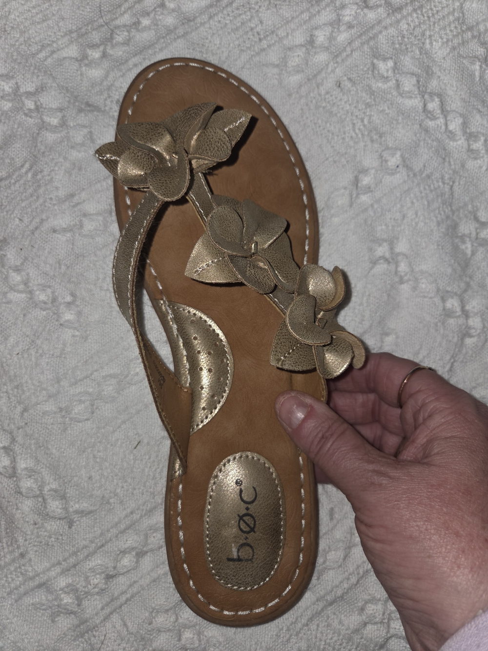 b.o.c. Women's Metallic Gold Floral Thong Sandal - Picture 2 of 6